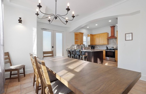Emerald Waters Village Casa | Private Pool & Beach Access! Free 5+ Car Parking