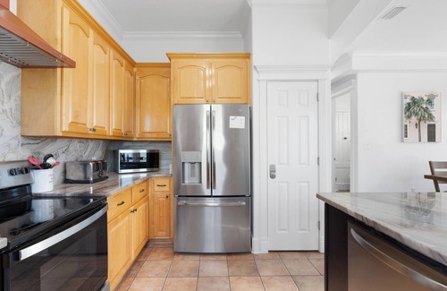 Emerald Waters Village Casa | Private Pool & Beach Access! Free 5+ Car Parking