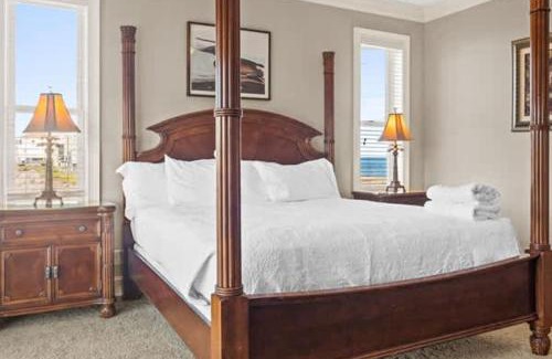 East End Casa | Private Pool Beach Front Sleeps 18 Family home