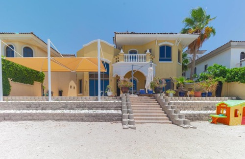 Palm Jumeirah Villa | Private Pool & Direct Beach Access-4BDR Villa