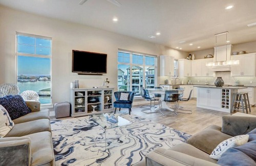 Kingsland Casa | Private Pool, Elevator, Kayaks, Pickleball, Golf, Covered Boat Slip, Fishing!