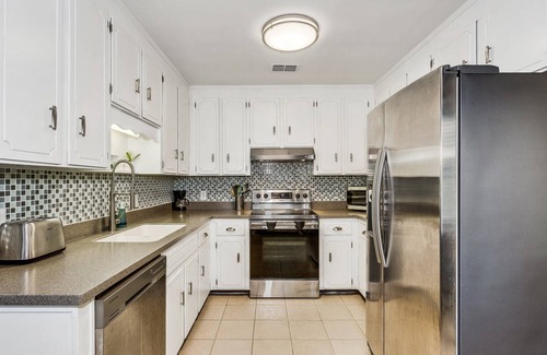 Northeast Pensacola Casa | Private Pool |Fenced Yard |Garage |Screened Patio |North Pensacola |Convenient to Airport & Shopping