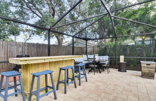 Largo Casa | Private Pool, Games and Tropical Bar Largo Home!