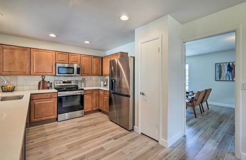 Arrowhead Ranch Casa | Private Pool, Gas Grill: Chic Glendale Home!