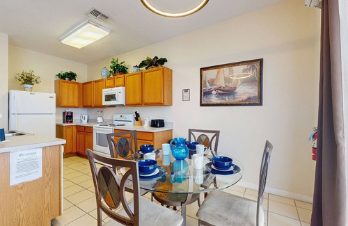 Windwood Bay Casa | Piscina privada, ideal para niños, 12 millas a Disney! Los perros están bien, bienvenidos!