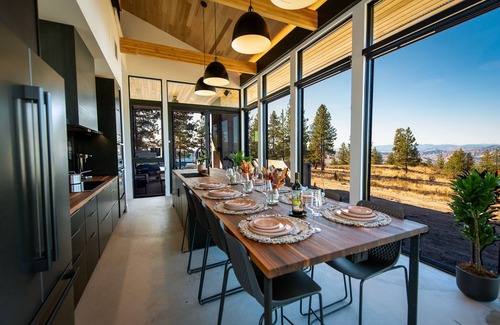 Chelan Casa | Private pool + hot tub | Seclusion & serenity | In the hills above Lake Chelan