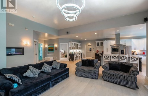 Regional District of Nanaimo Casa | Private pool house