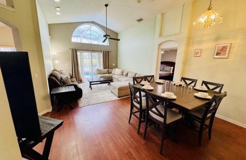 Eagle Pointe South Casa | Private Pool House With Lake View, Near All Famous Attractions!