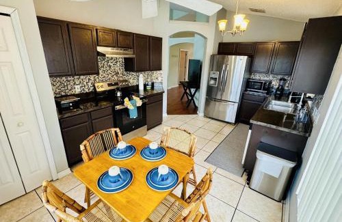 Eagle Pointe South Casa | Private Pool House With Lake View, Near All Famous Attractions!