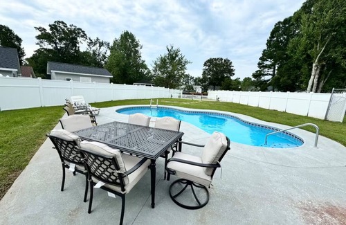 Surfside Beach Casa | Private pool lakefront estate in fantastic Myrtle Beach