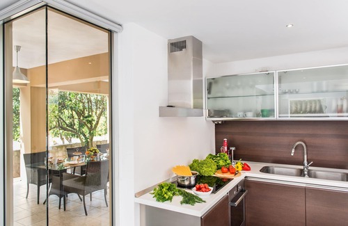 Agia Villa | Piscina privada ★ Villa Lux ★ Jacuzzi y gimnasio ★ 3 habitaciones
