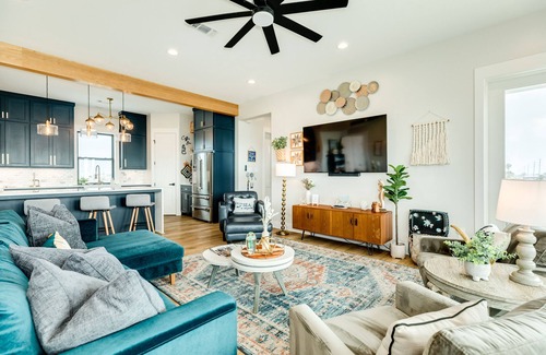 Indian Beach Casa | Private Pool! Luxe Designer Interior, Fenced Yard, Large Bedrooms, Deck & Patio