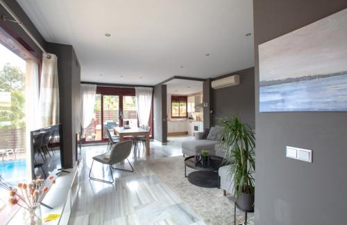 Nueva Milla de Oro Villa | Private pool luxurious villa with mountain views