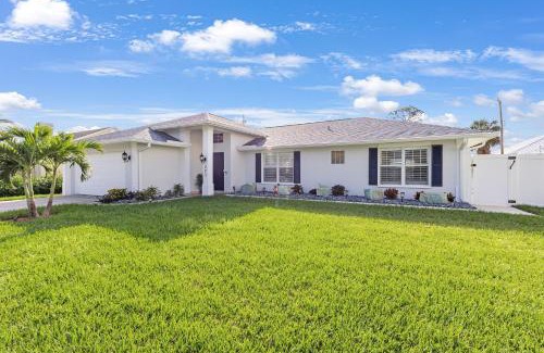 Naples Park Casa | Private Pool｜Near Beach｜Fenced Yard｜Outdoor Living
