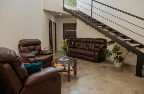 Jacó Villa | Private pool & rooftop patio Hot tub, AC, WI-FI