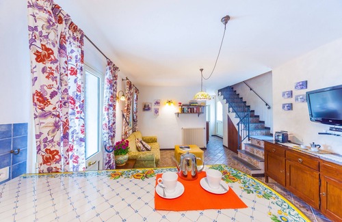 Piedimonte Etneo Villa | Piscina privada, vistas al mar, suites