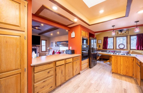 Skyway Casa | Private Pool/Slide/Hot Tub-5 min to Broadmoor/7 Falls/Zoo, Borders Open Space