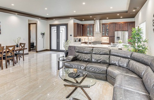 Reseda Casa | Private Pool + Sauna: Pet-Friendly Reseda Retreat!