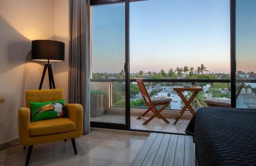 Colina del Sol Casa | Private Pool Townhome with Rooftop and Malecón 5 min Walk