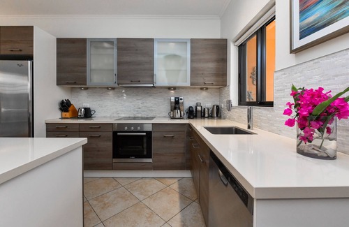Gold Coast Condominio | Villa de lujo en Gold Coast (patio grande con SU PROPIA PISCINA)
