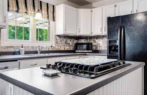 Kingsville Casa | Private Poolside Escape near Point Pelee