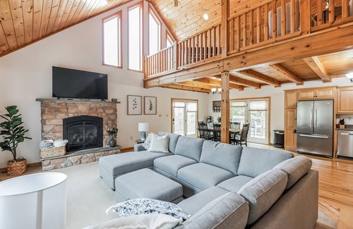 Port Royal Cabina | Private property + Hot tub + King bed + Game Room + Toy Room