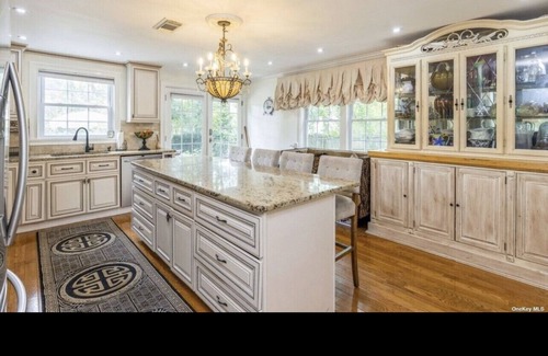 Riverhead Casa | Private property near beaches,wineries, close to everything