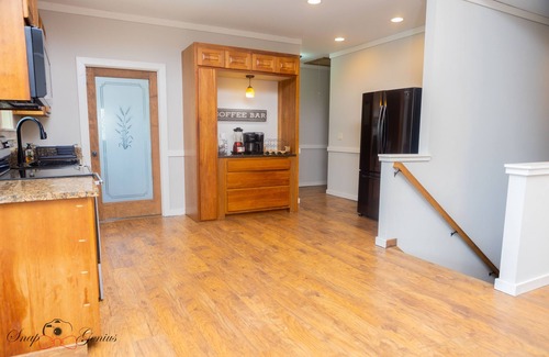 Loganville Casa | **PRIVATE PROPERTY** Olympic Pool, Tennis, B-ball, Pavilion, NEWLY RENOVATED (+)