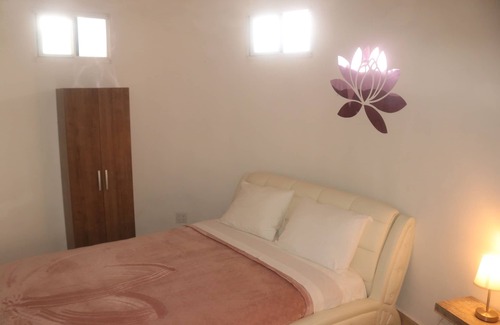 Campana Cama Y Desayuno | Private Queen Room 2 at Vida Lotus Retreat & Spa