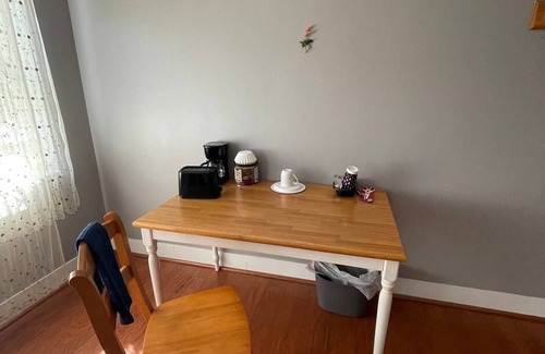 Albany Casa | Private, Quiet 1 bed. 1 bath and 1 extra room.”Cozy Forever”, close to Phoebe.