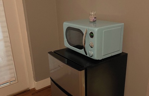 Albany Casa | Private, Quiet 1 bed. 1 bath and 1 extra room.”Cozy Forever”, close to Phoebe.