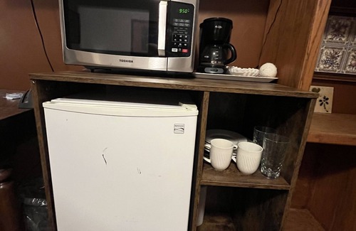 Bull Mountain Apartamento | Private, quiet suite, separate entrance.