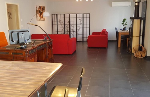 Saint-Marcel-sur-Aude Cama Y Desayuno | Habitación privada en casa grande, jardín, piscina, Canal du Midi.