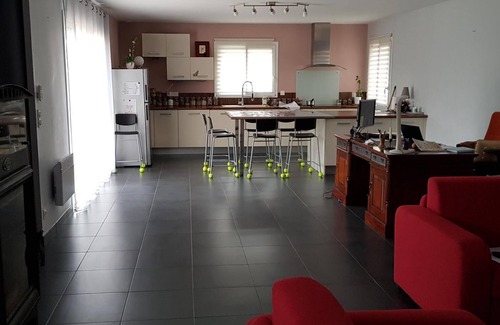 Saint-Marcel-sur-Aude Cama Y Desayuno | Habitación privada en casa grande, jardín, piscina, Canal du Midi.