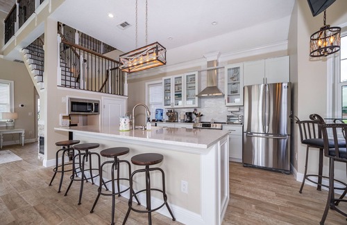 Davenport Otro | Private Ranch Style Home on Lake with gated access…couples retreat, very private