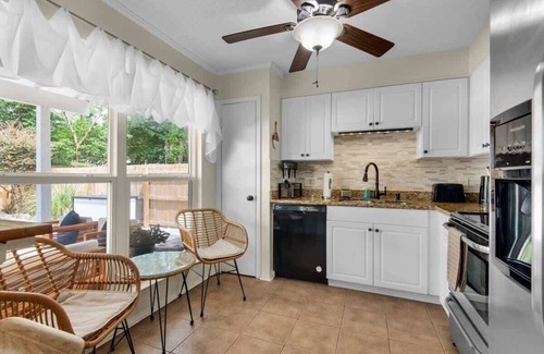 Northeast Pensacola Casa | Private-Relaxing, Pool, Dwntwn PNS & Beaches