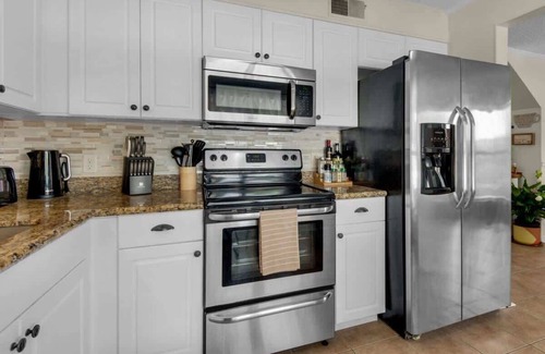 Northeast Pensacola Casa | Private-Relaxing, Pool, Dwntwn PNS & Beaches