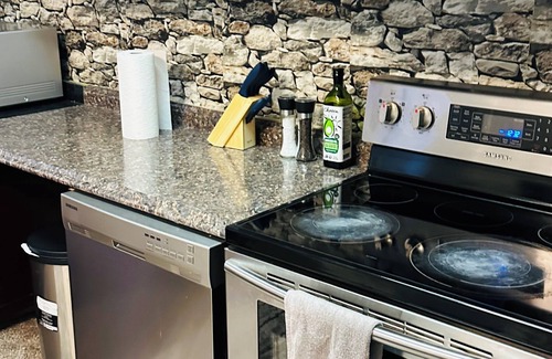 Hagerstown Casa | Private, Relaxing, quite, 3 Bedroom Unit, sleeps 6 to 8 people