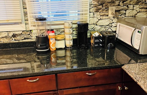 Hagerstown Casa | Private, Relaxing, quite, 3 Bedroom Unit, sleeps 6 to 8 people