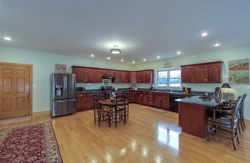 Versailles Casa | Private Residence on 37 Acres, 9 minutes to Keeneland.