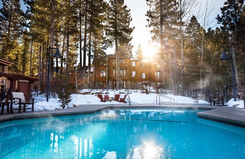 Incline Village Complejo | Private Resort Beach Access 2-Bedroom Sierra Lodge Suite + Amenities