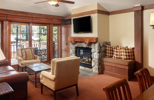 Incline Village Complejo | Private Resort Beach Access 2-Bedroom Sierra Lodge Suite + Amenities
