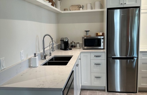 Crofton Casa | Private & restful; quiet 2 bedroom suite in Duncan