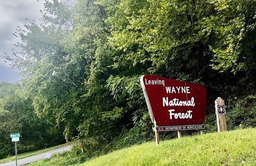 Newport Cabina | PRIVATE RETREAT- 2br cabin on 40 acres surrounded by Wayne National Forest