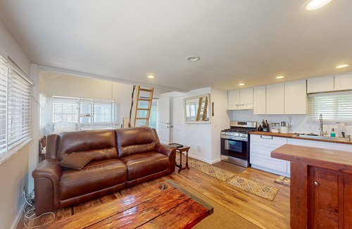 Frazier Park Casa | Private retreat for two with modern furnishings, well-equipped kitchen, & W/D