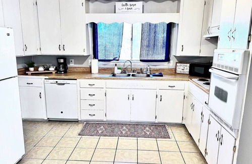 Gadsden Casa | * Private Retreat for the whole crew! *