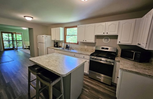 Talcott Casa | Private retreat only minutes from Sandstone Falls, Bluestone Lake and Park!