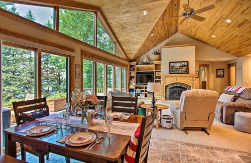 Solon Springs Cabina | NUEVO-Home w / Kayaks & Dock en Middle Eau Claire Lake