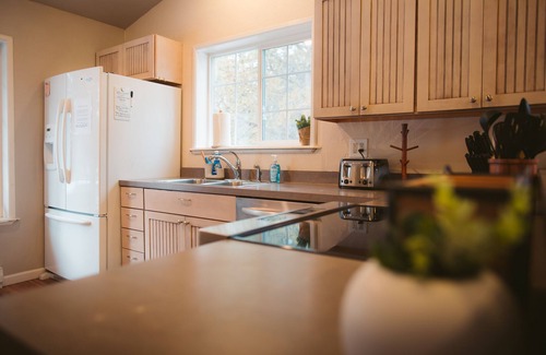 La Pine Casa | Private Riverfront Lodge w/ Indoor Pool, Movie Theater, Hot Tub on Acreage