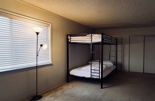 Ridgecrest Casa | Private Room [#1] - Queen Bed - Solo Travelers